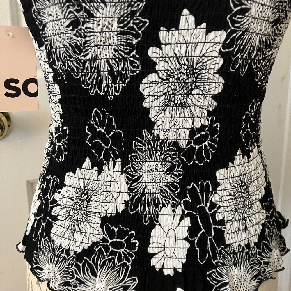 NWT! Cute Smocked Floral High-Necked Tank - Picture 7 of 11